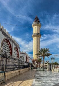 Unul dintre cele 5 minarete