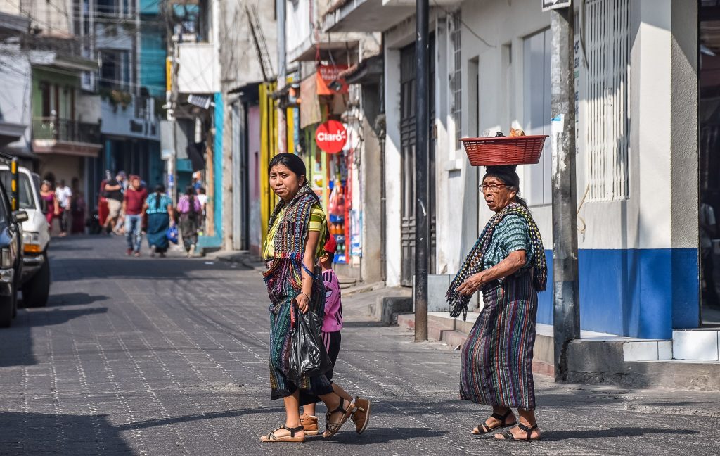 Pe străzi în sătucele de la Atitlan