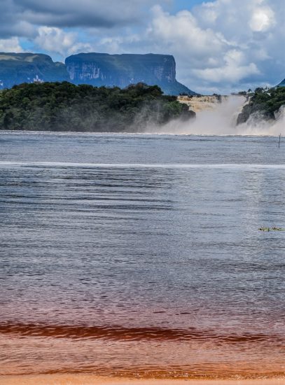 Tepui, cascade și apă în culori neobișnuite