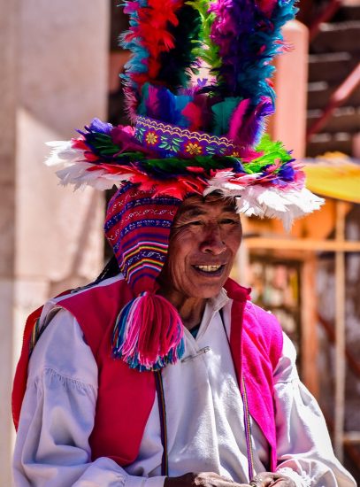 Multă culoare în oamenii din Peru